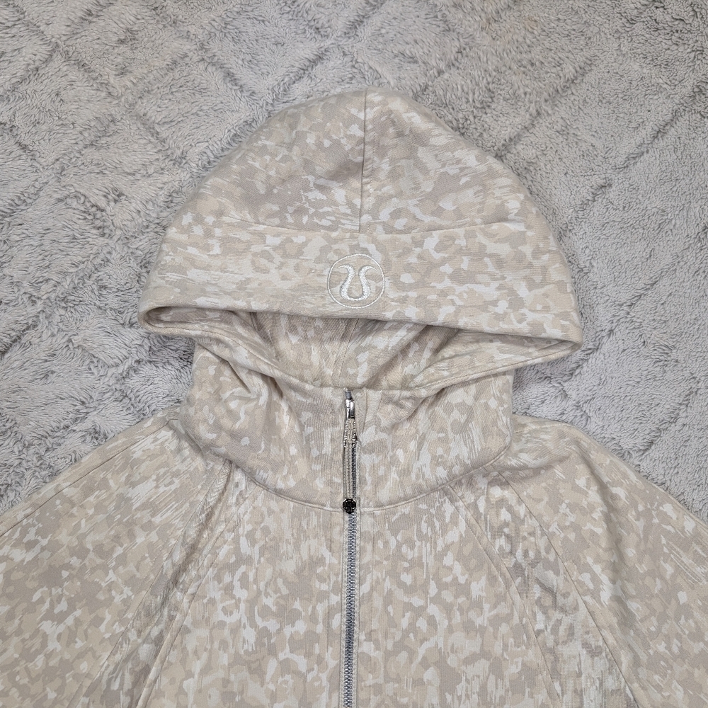 Lululemon Jacket Womens XS/S Beige White Leopard Scuba Oversized ½ Zip Hoodie - Picture 2 of 7